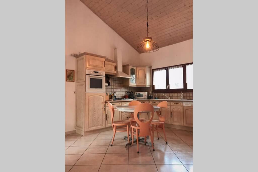 Maison Entiere Au Pied Du Plateau Du Retord 2 Chambres Sdb - Vouvray Ochiaz Εξωτερικό φωτογραφία